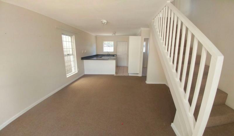 To Let 3 Bedroom Property for Rent in Somerset Ridge Western Cape